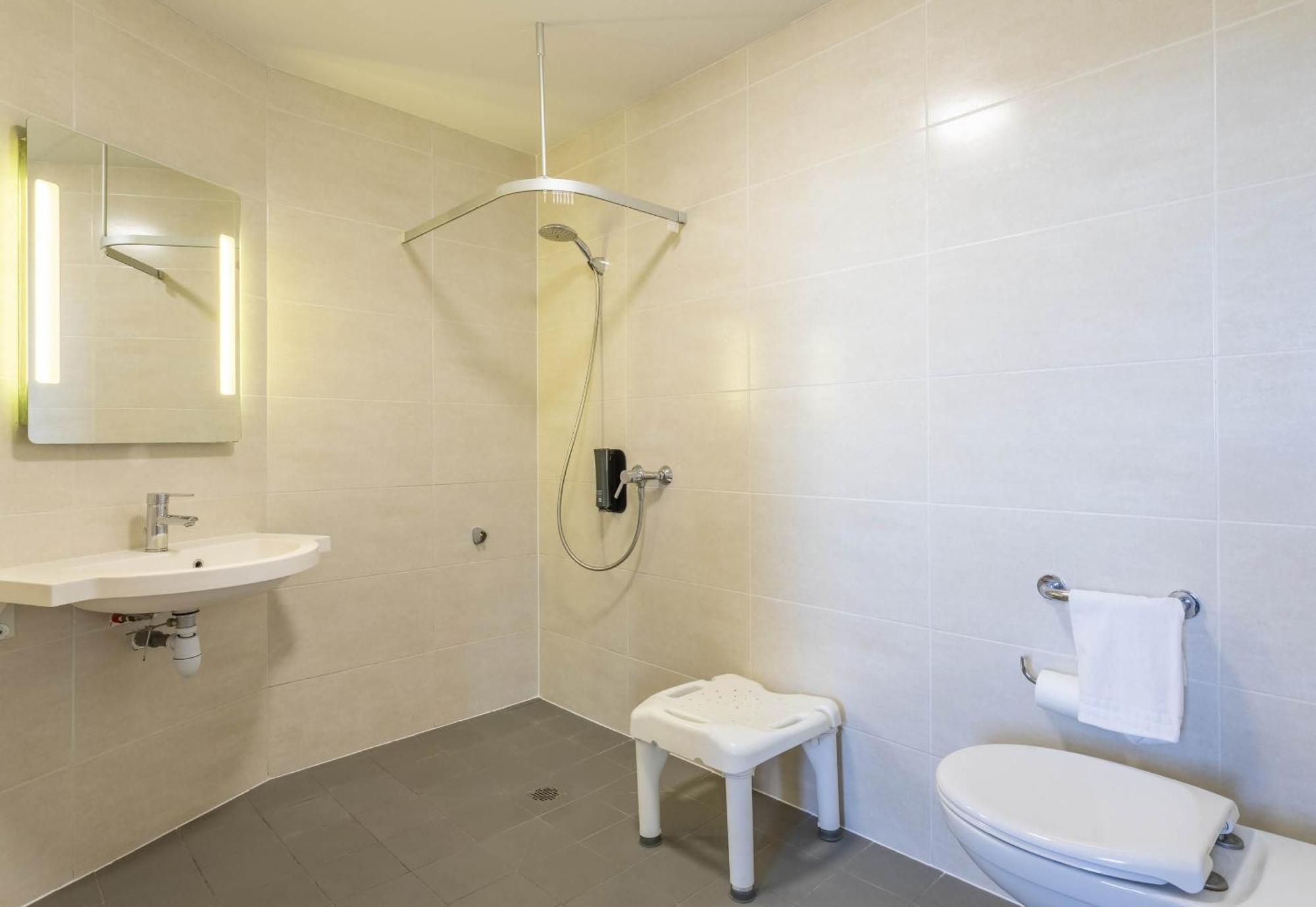 B&B Hotel Marseille Les Ports ภายนอก รูปภาพ