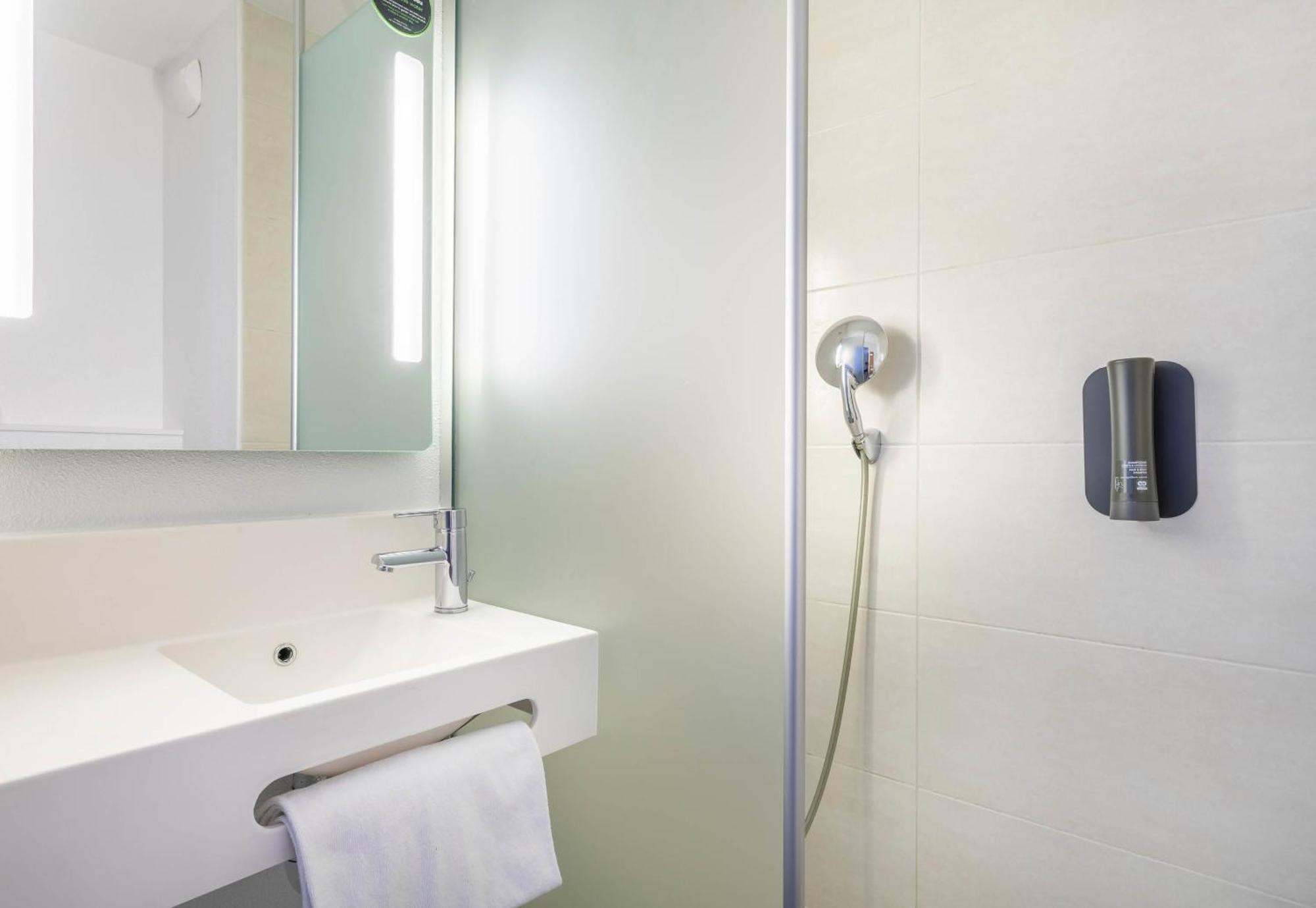 B&B Hotel Marseille Les Ports ภายนอก รูปภาพ